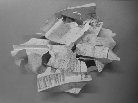 Carte en papier découpée