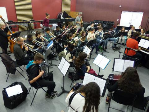 les élèves CHAM en orchestre
